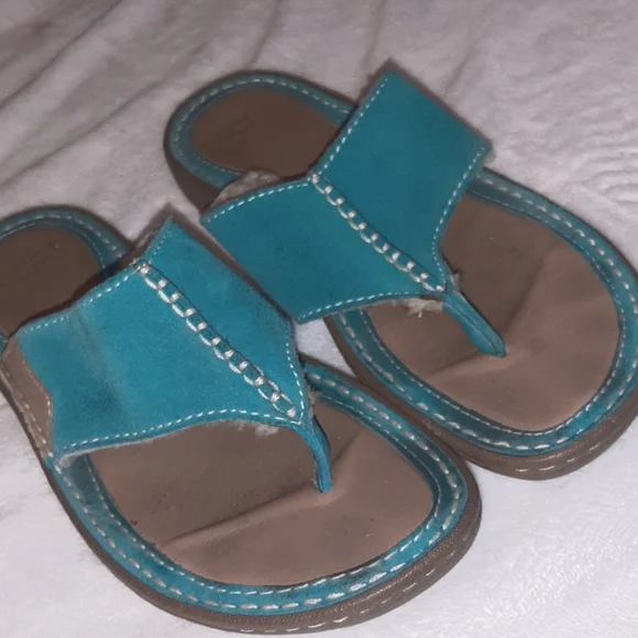 Gorgeous Teal UGG Sandals - Picture 2 of 5
